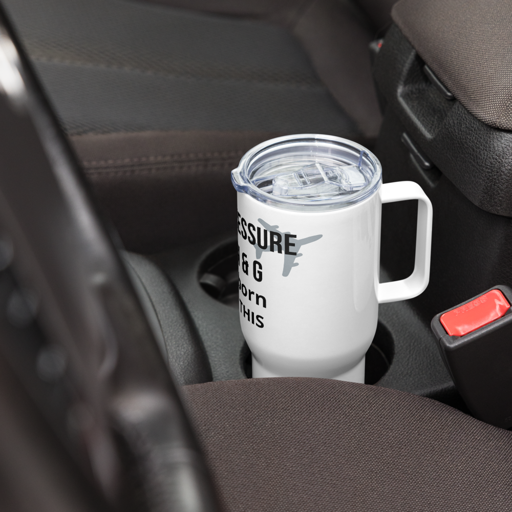 Travel mug with a handle